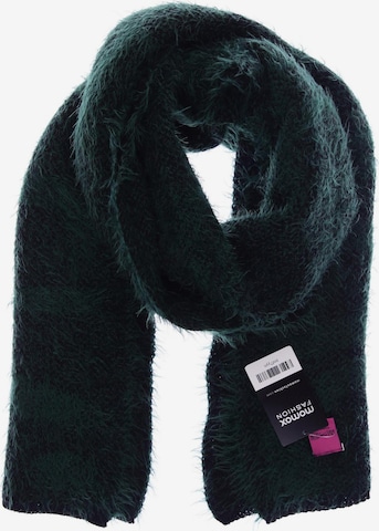 Save the Queen Scarf & Wrap in One size in Green: front