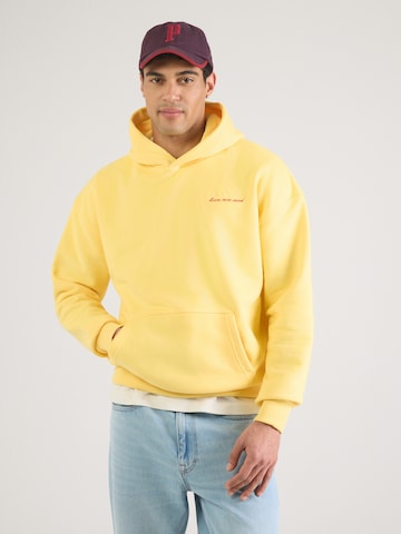 Bluză de molton de la naketano pe galben: față