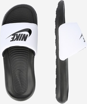 Flip-flops 'VICTORI ONE SLIDE' de la Nike Sportswear pe alb