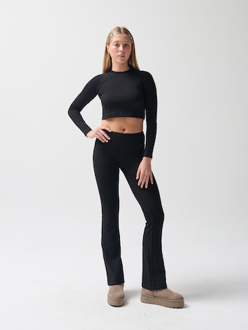 NoWear Zvonový Legíny – černá: přední strana