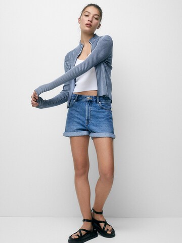 Pull&Bear Ohlapna forma Kavbojke | modra barva