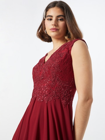 LUXUAR Evening Dress in Red