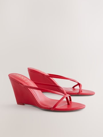 Next - Sandalias de dedo 'Forever Comfort' en rojo
