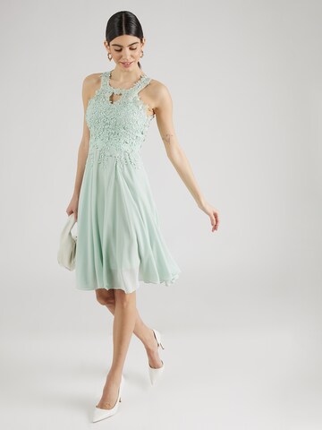 Rochie de cocktail de la APART pe verde