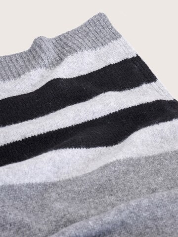 Écharpe Camomilla Italia en gris