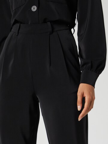 Effilé Pantalon à pince 'Jasmin' Guido Maria Kretschmer Women en noir