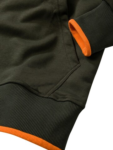 WOTEGA Sweatshirt 'WT Star' in Green