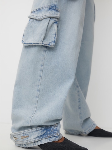 Wide Leg Jeans cargo Pull&Bear en bleu