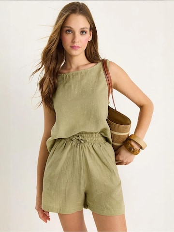 Bianco Lucci Broekpak in Groen: voorkant