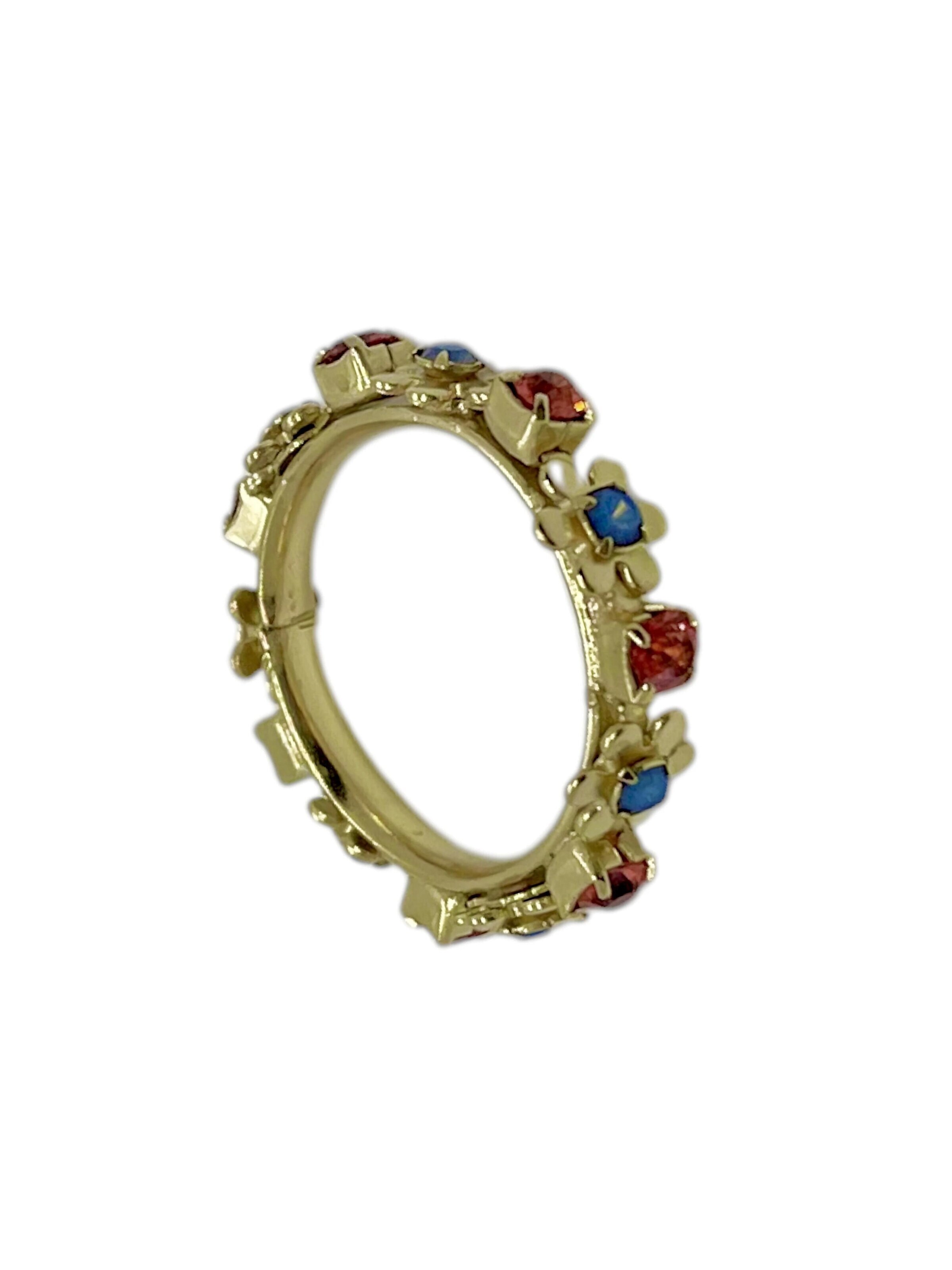 Gloria Mago Ring 'Sw multi-crystal flower ring in gold and blue' in Gold: front