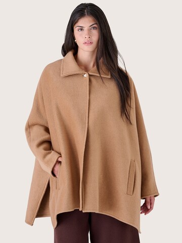 Camomilla Italia Cape in Brown: front