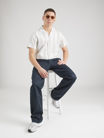 BLEND جينز مضبوط قميص بلون أبيض