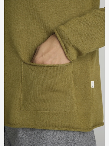 MAERZ Muenchen Knit cardigan in Green: side