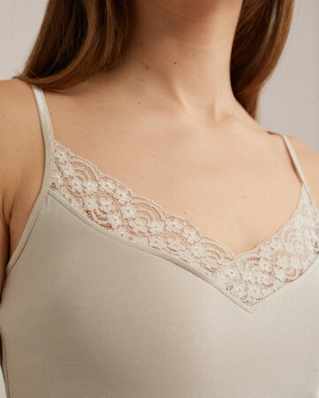 WE Fashion Top in Beige