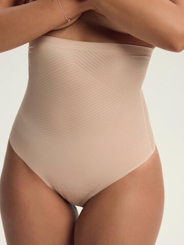 Slip modellante 'Miederhose Shapy, starker Shaping Effekt, nahtlos, glatte Microfaser' di ESOTIQ in beige