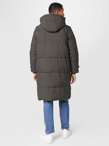 Vero Moda Curve Wintermantel 'Margaret' in Grün