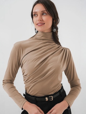 Bigdart Blouse in Beige: voorkant