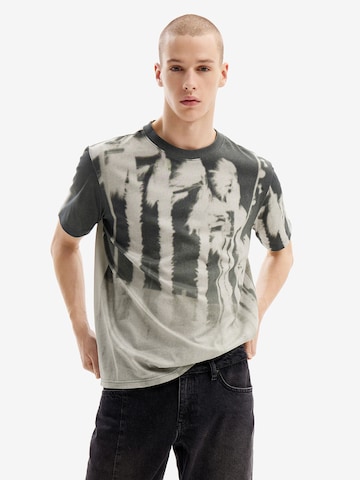 T-Shirt Desigual en gris : devant