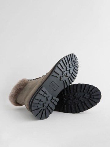 Bottes à lacets Next en gris
