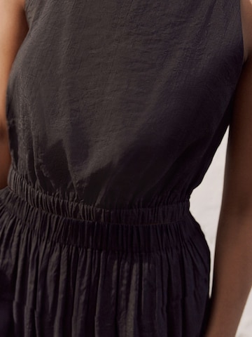 Next Top in Black