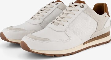 Travelin Sneakers 'Worcester ' in White