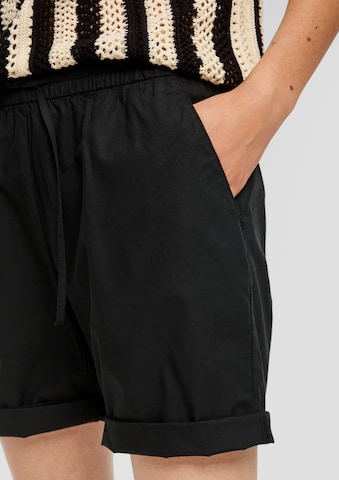 regular Pantaloni di s.Oliver in nero