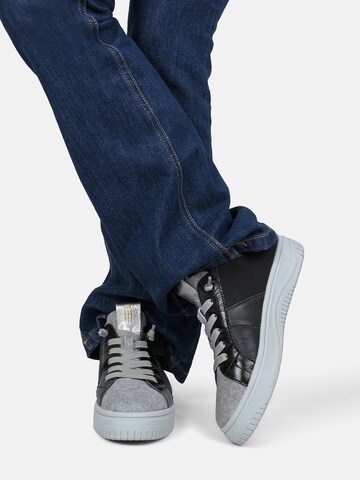 Crickit Sneakers laag ' SILVIA ' in Grijs