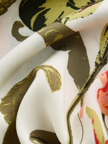Next Kimono värissä valkoinen