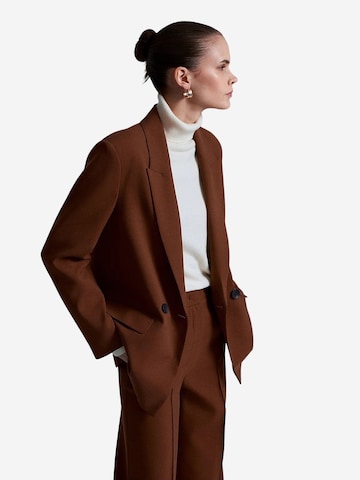 Dilvin Blazer in Braun: Vorderseite