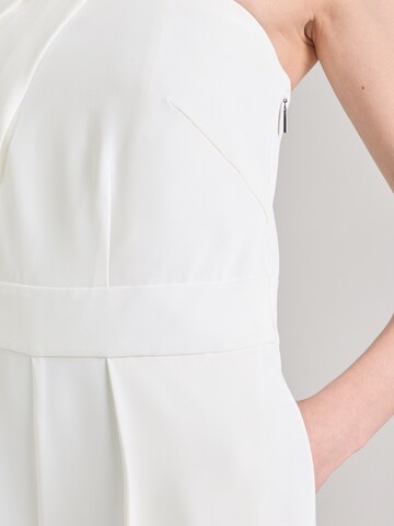 COMMA Haalari värissä valkoinen