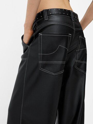 Loosefit Pantaloni di Bershka in nero