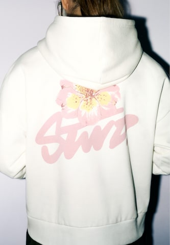 Sweat-shirt Pull&Bear en blanc