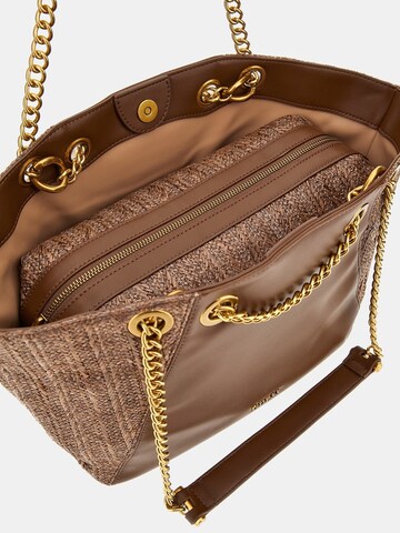 GUESS Shopper in Braun