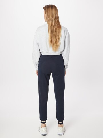 EA7 Emporio Armani Tapered Hose in Blau