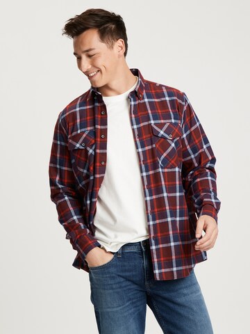 Cross Jeans Regular fit Button Up Shirt in Red: front