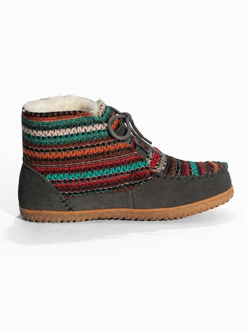 Botine 'Torrey' de la Minnetonka pe mai multe culori