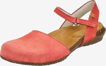 EL NATURALISTA Strap Sandals in Red: front