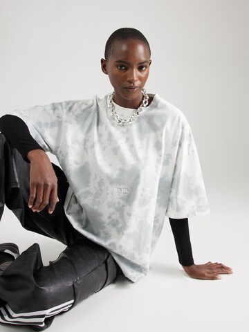 Karo Kauer - Camiseta 'Tie Dye' en blanco: frente