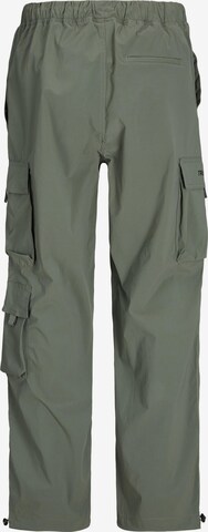 JACK & JONES Regular Cargo Pants in Green