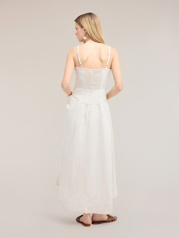 MOTIVI Dress in Beige