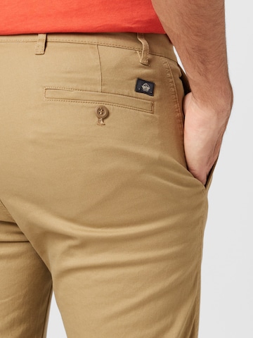 Dockers Slimfit Chinohousut värissä beige