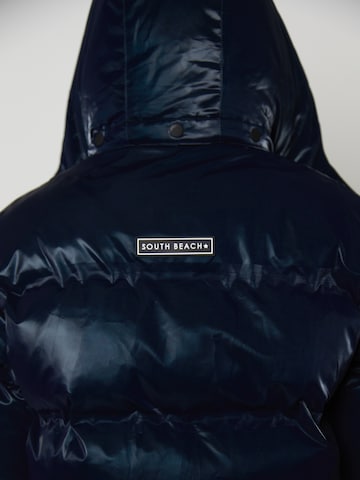 South Beach Urheilutakki värissä sininen