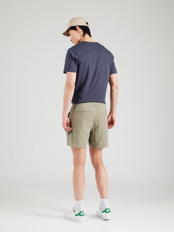 Abercrombie & Fitch Regular Trousers in Green