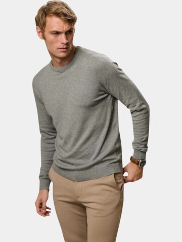TEESHOPPEN Sweater in Grey