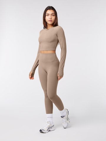 YO-GAYA Sporttop in Beige