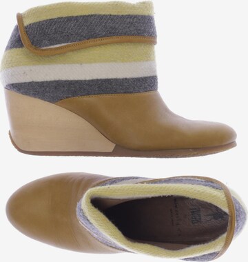 CAMPER Dress Boots in 37 in Yellow: front