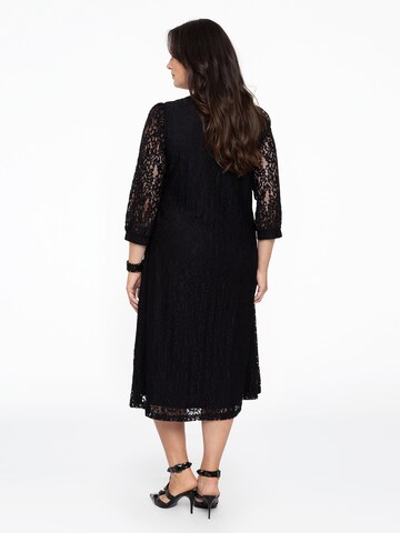 Yoek Dress in Black