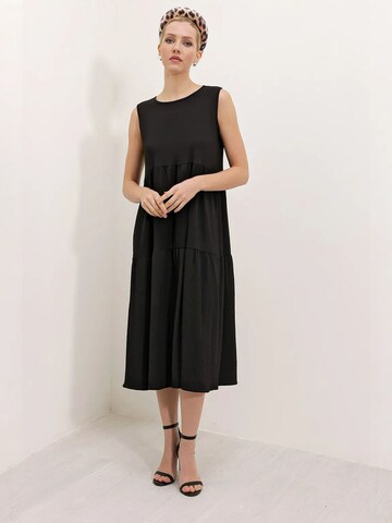 Bigdart Dress in Black: front