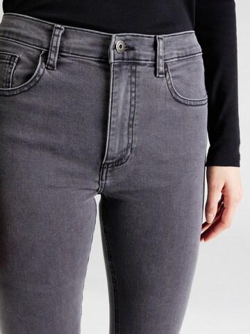 Skinny Jeans di AÉROPOSTALE in grigio