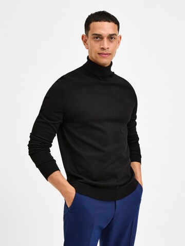 SELECTED HOMME Sweater in Black: front